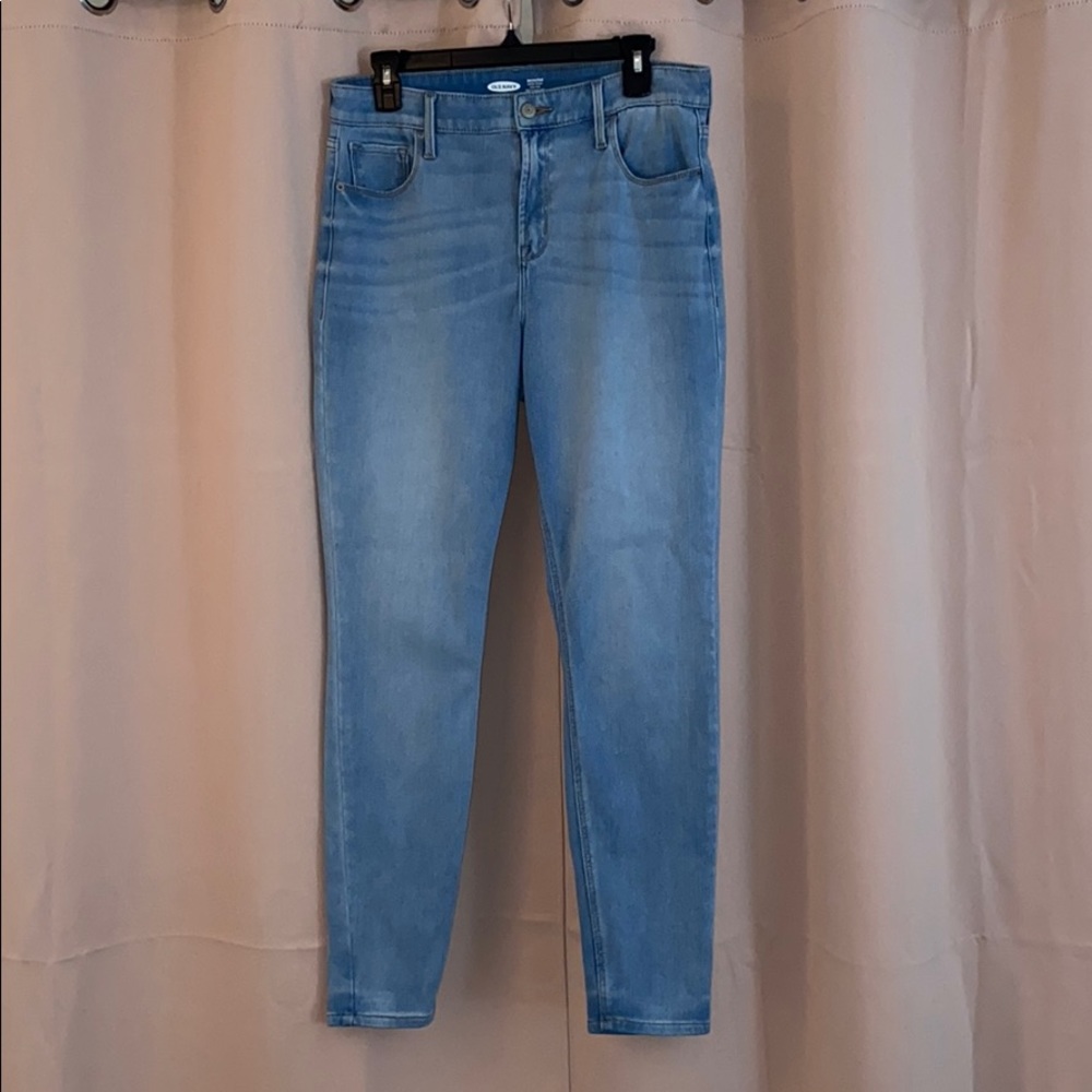High waisted jeans